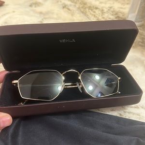 Vehla Piper Sunglasses in Gold/ Olive